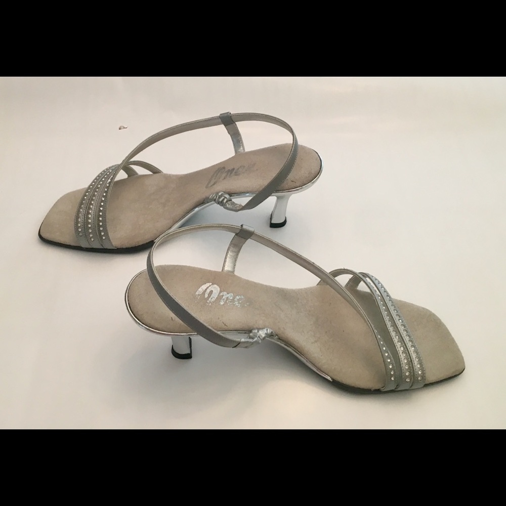 Onex silver heels size 7